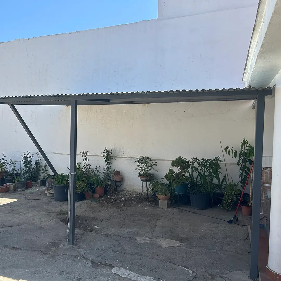 instalación de porches de hierro